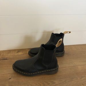 Dr Martens Vegan 2976 Felix Chelsea Boots